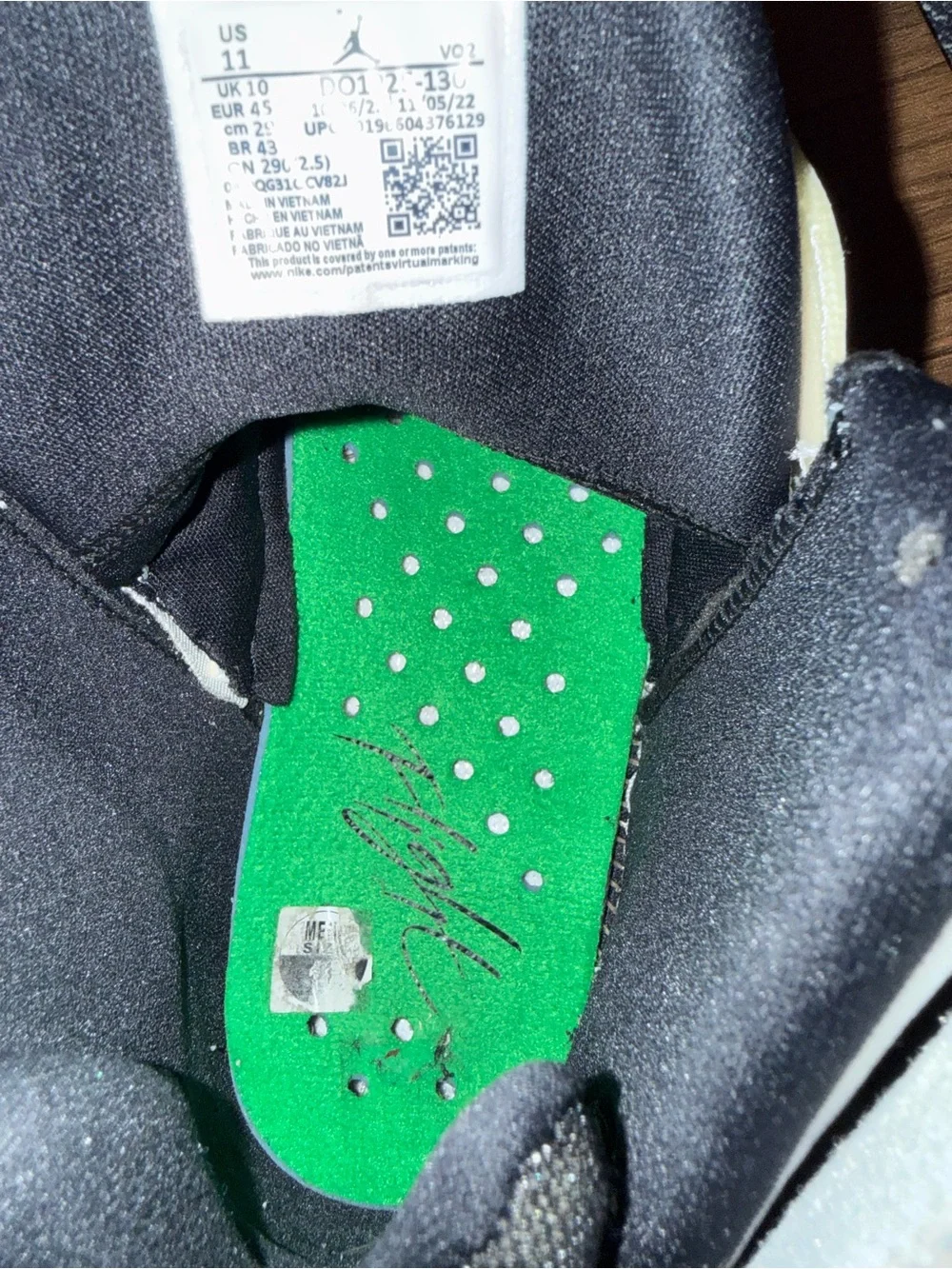 Jordan Jumpman Two Trey sneakers in the 